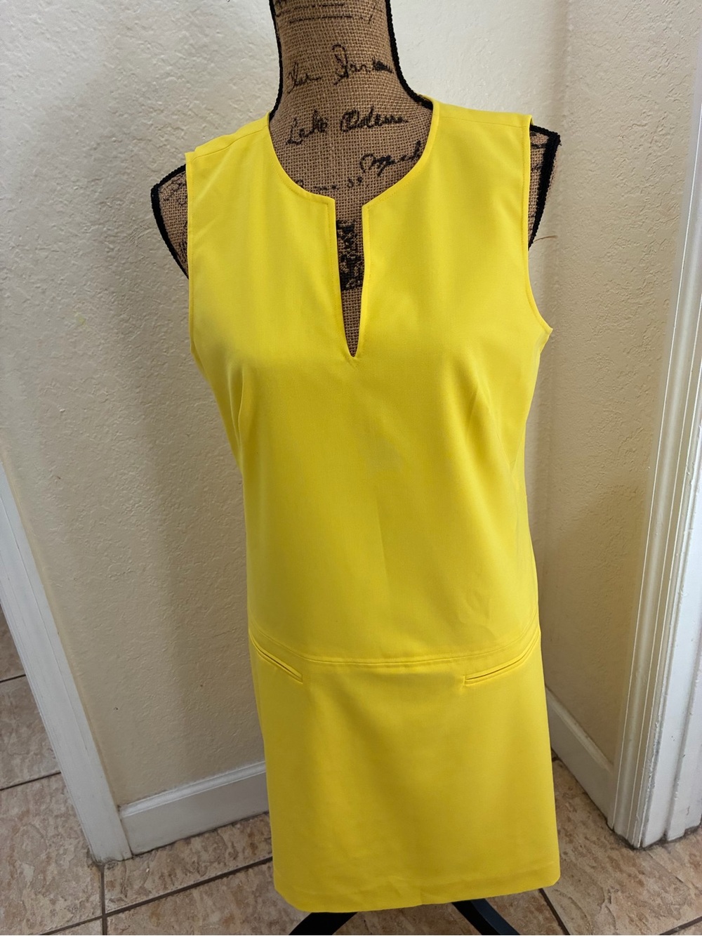 Ann Taylor Bright Yellow Sleeveless Notch-Front Shift Dress size 10